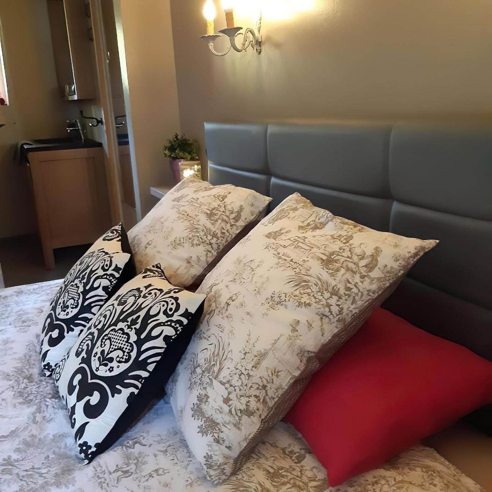Domaine Les Feuillants Hotel Crouzilles Стая снимка