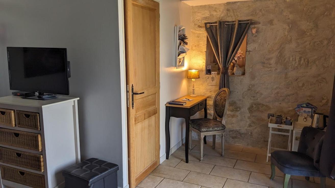 Domaine Les Feuillants Hotel Crouzilles Стая снимка
