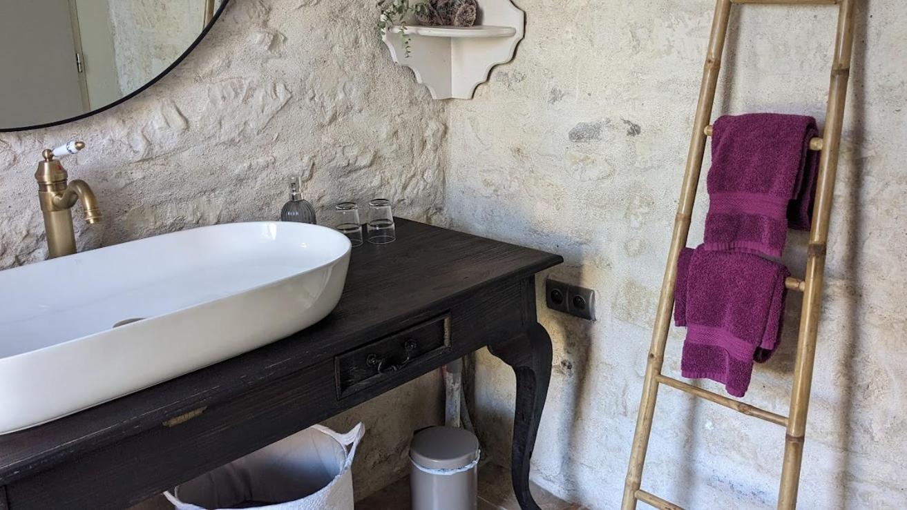 Domaine Les Feuillants Hotel Crouzilles Стая снимка