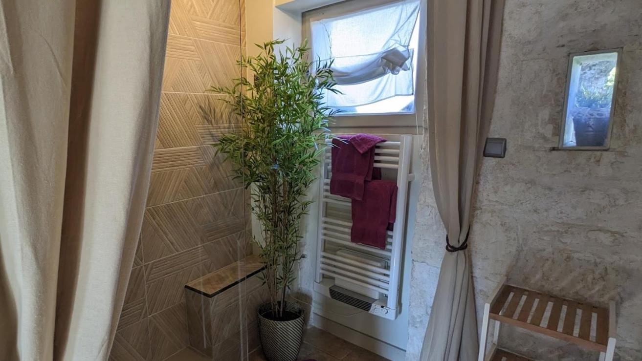 Domaine Les Feuillants Hotel Crouzilles Стая снимка
